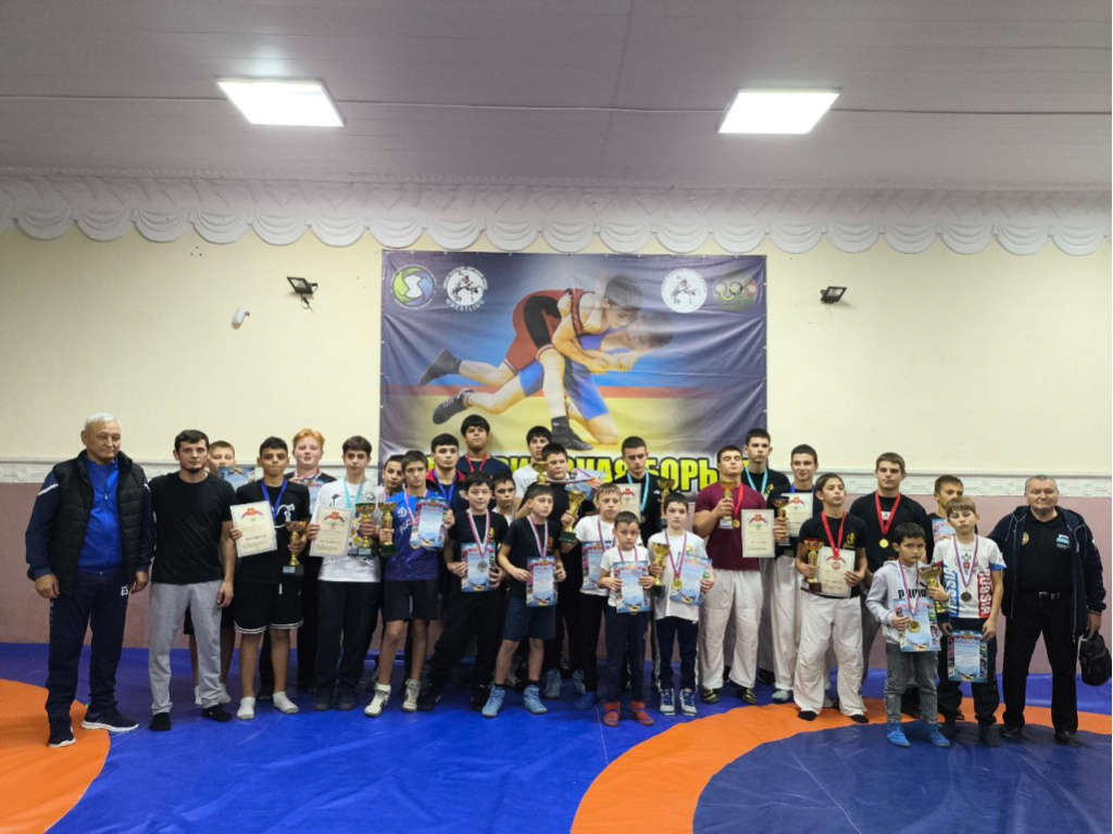 Спортивные соревнования муниципального образования Сакский район Республики Крым по борьбе на поясах памяти Дважды Героя Советского союза Амет-Хана Султана Спортивные соревнования муниципального образования Сакский район Республики Крым по борьбе на поясах памяти Дважды Героя Советского союза Амет-Хана Султана